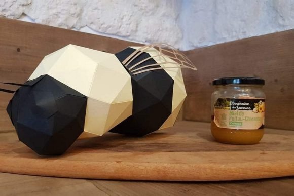 Bumblebee Paper Sculpture: 3D SVG Animals